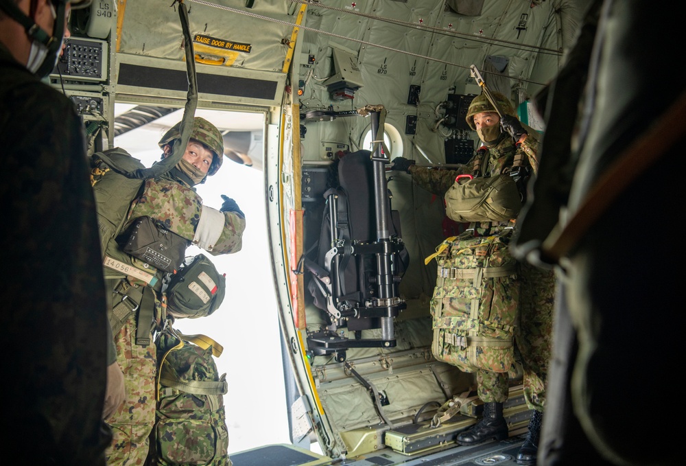 36th Airlift Squadron and JGSDF team up for jump training