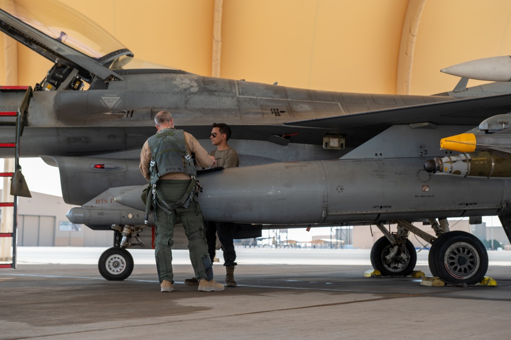 PSAB F-16 Fighting Falcon Pre-Launch