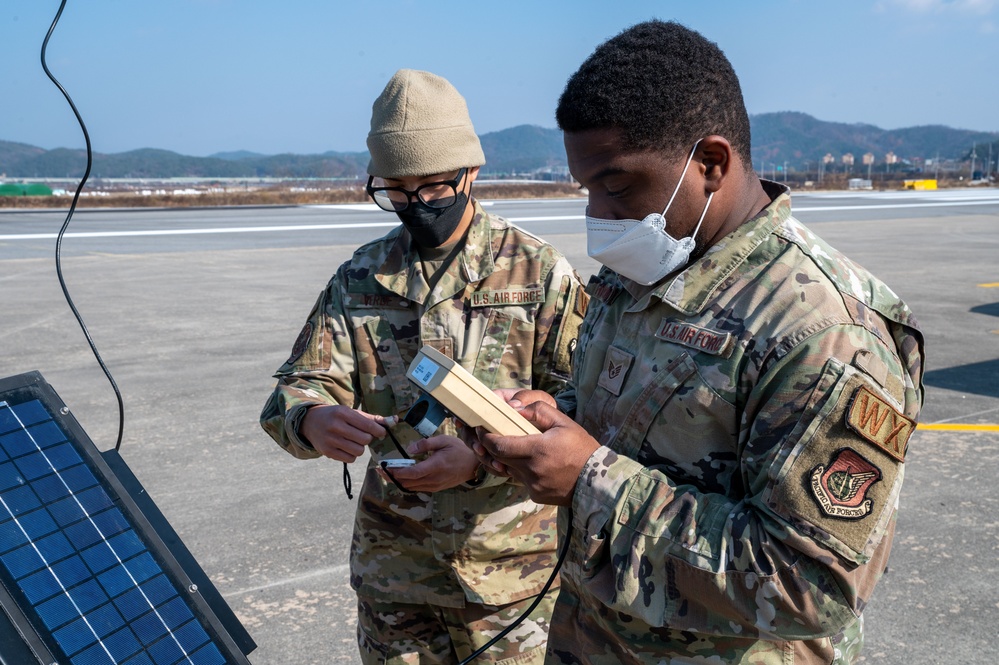 U.S. and ROK Air Forces practice ELS operations