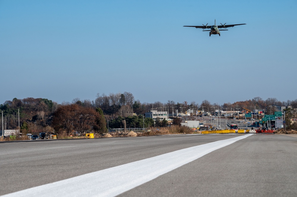 U.S. and ROK Air Forces practice ELS operations