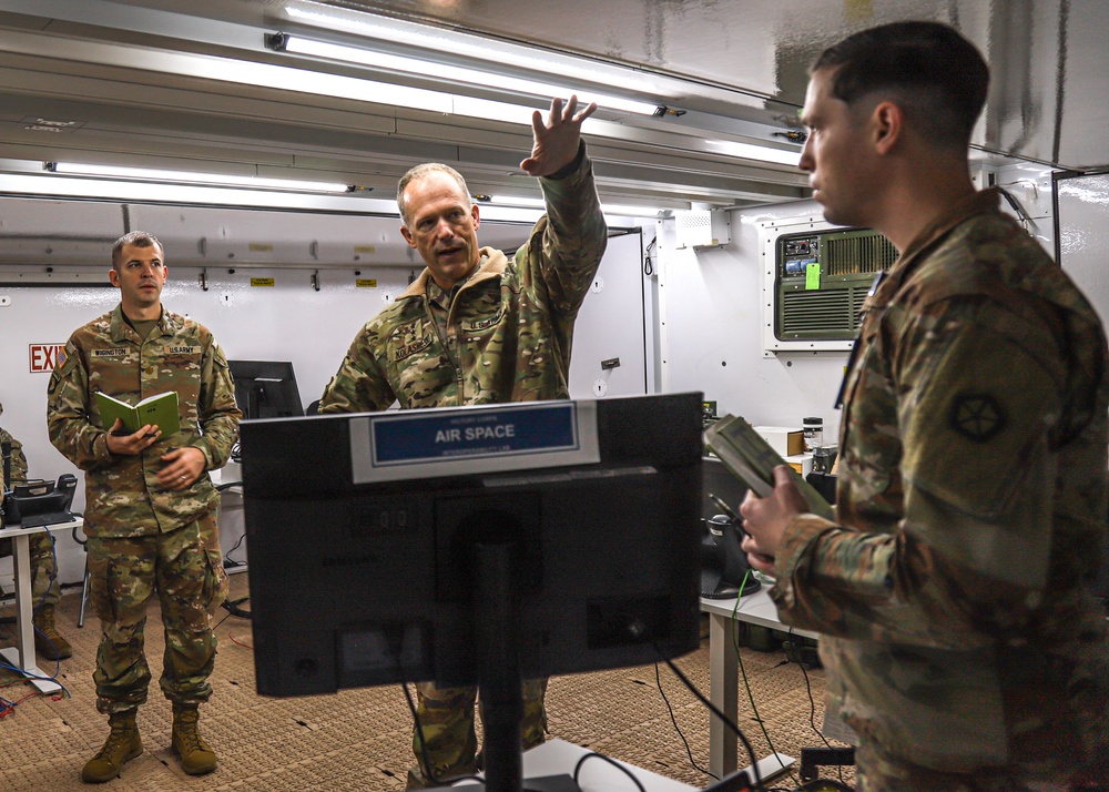 V Corps Commanding General observes V Corps-NATO systems compatibility