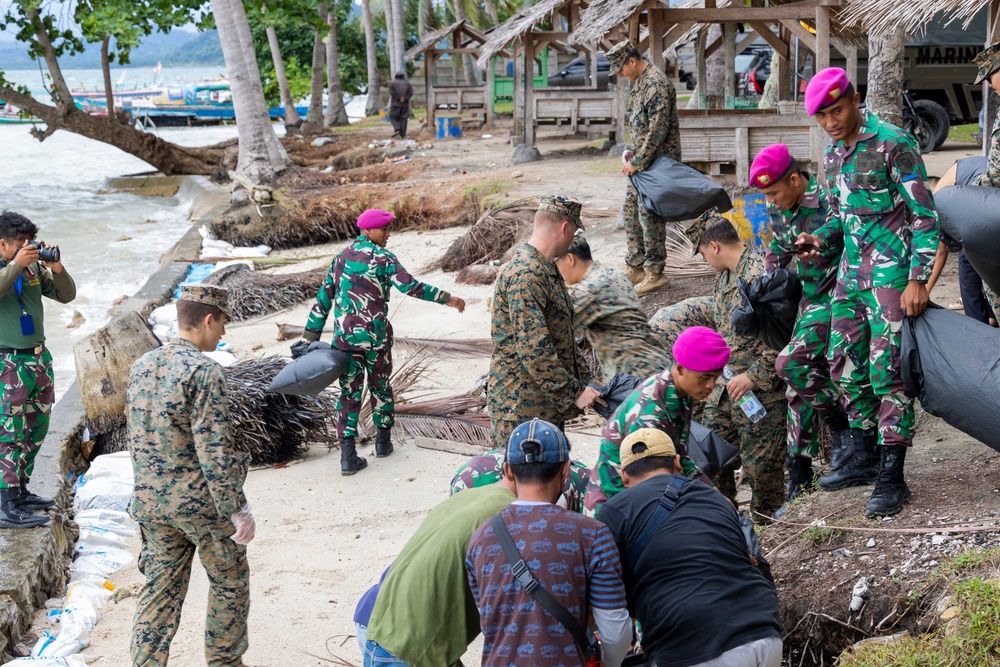 Keris MAREX 23 Beach Cleanup