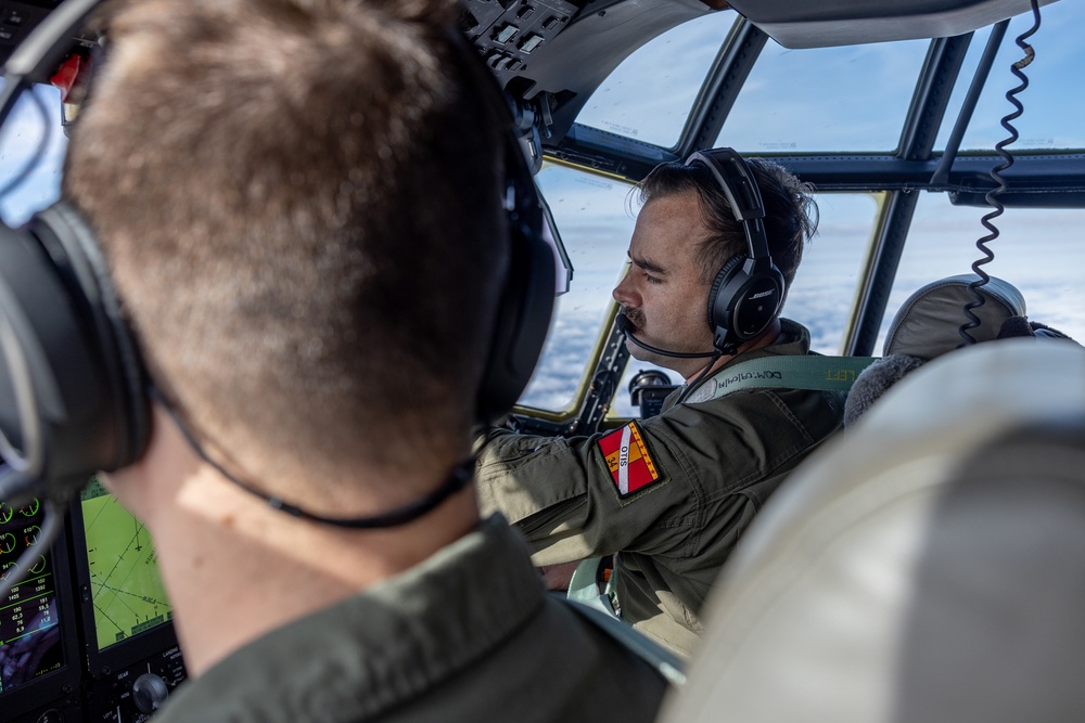 U.S. Marines work with U.S. Navy SEALs