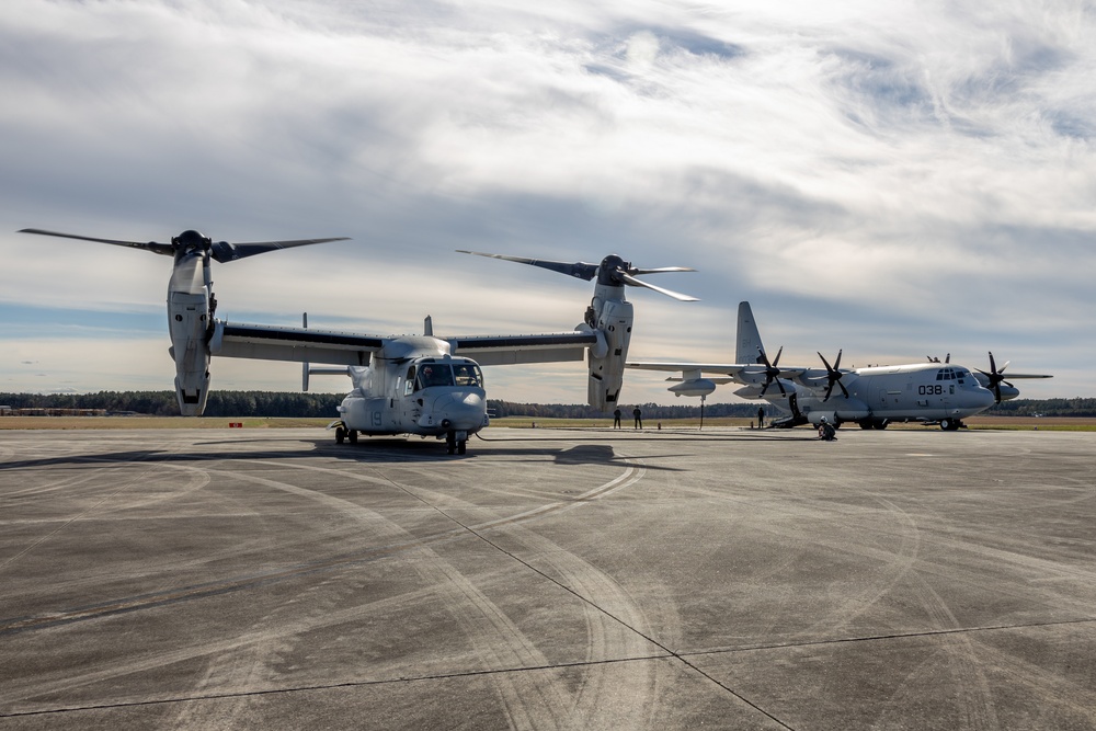 U.S. Marines work with U.S. Navy SEALs