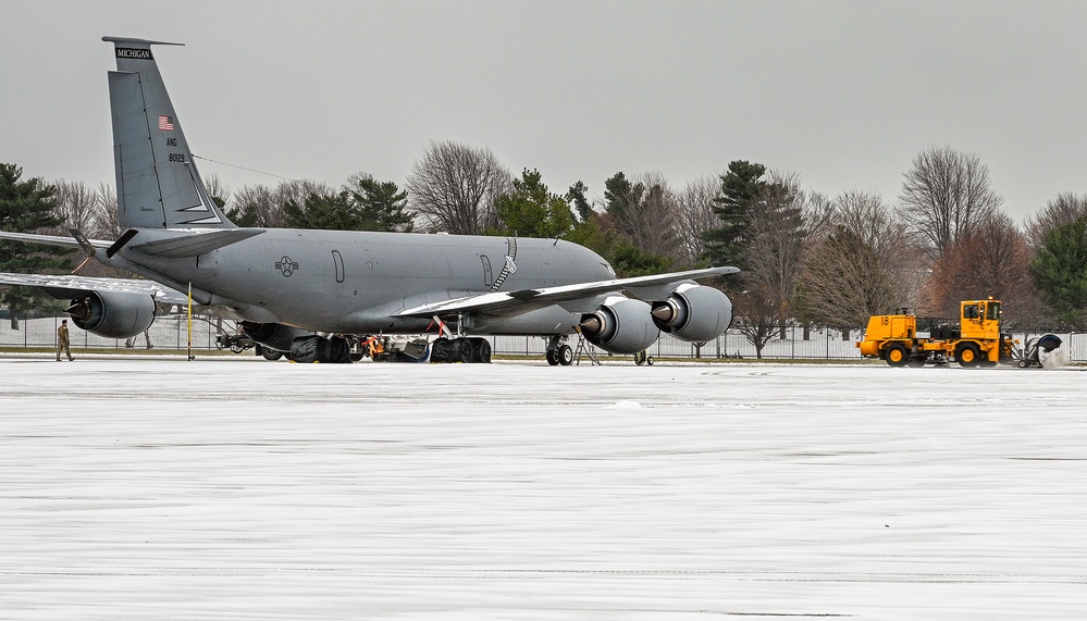 DVIDS - Images - 127th Wing stands ready after first dusting of snow