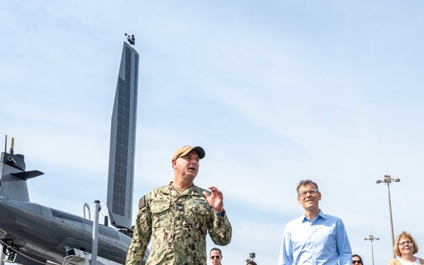 Interagency Delegation Visits Unmanned &amp; AI Task Force in Bahrain