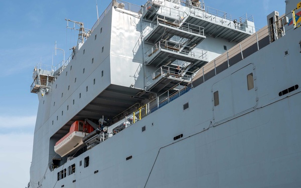 Interagency Delegation Visits Unmanned &amp; AI Task Force in Bahrain