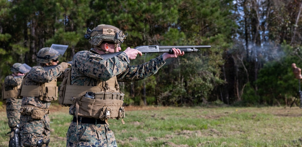 26th MEU Conducts Non-Lethal Weapons Training