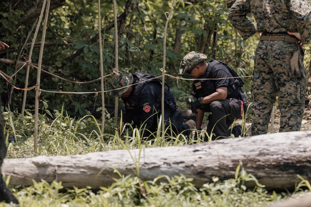 Ride Along – EOD Marines Observe PNTL EOD Team