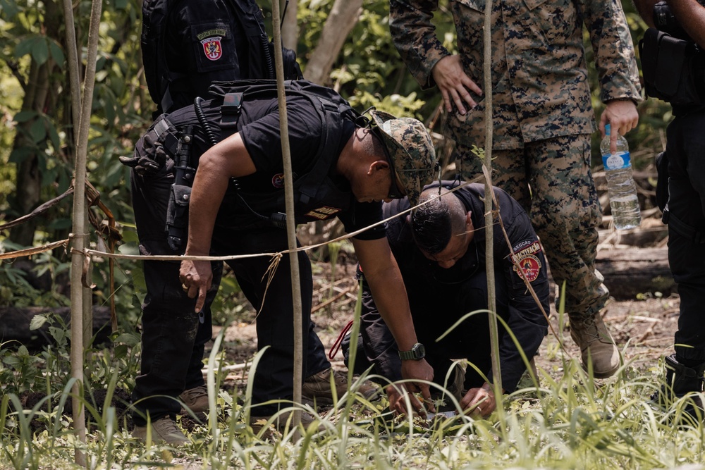 Ride Along – EOD Marines Observe PNTL EOD Team