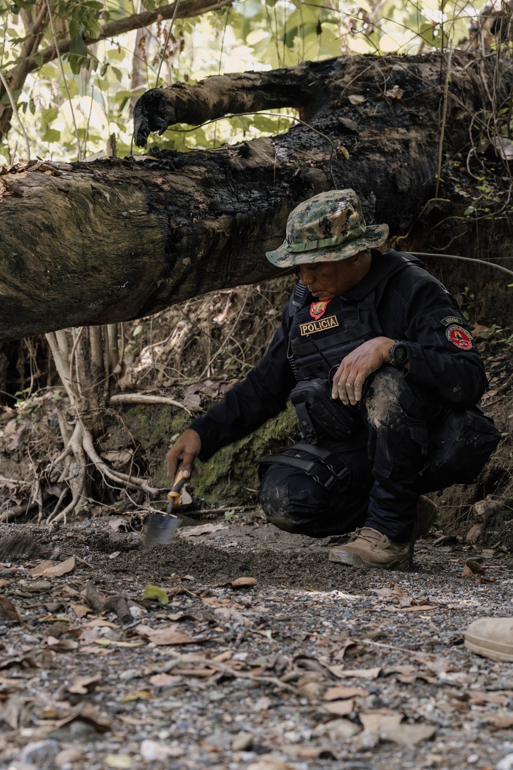 Ride Along – EOD Marines Observe PNTL EOD Team