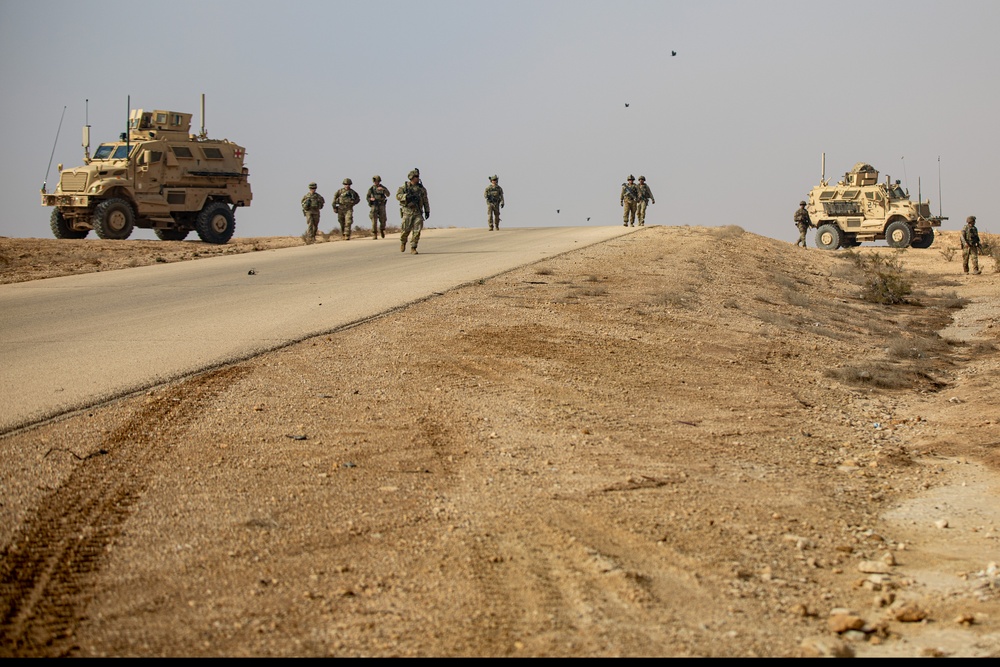 Combined Joint Task Force Operation Inherent Resolve Task Force Centaur Patrols the Amber Zone