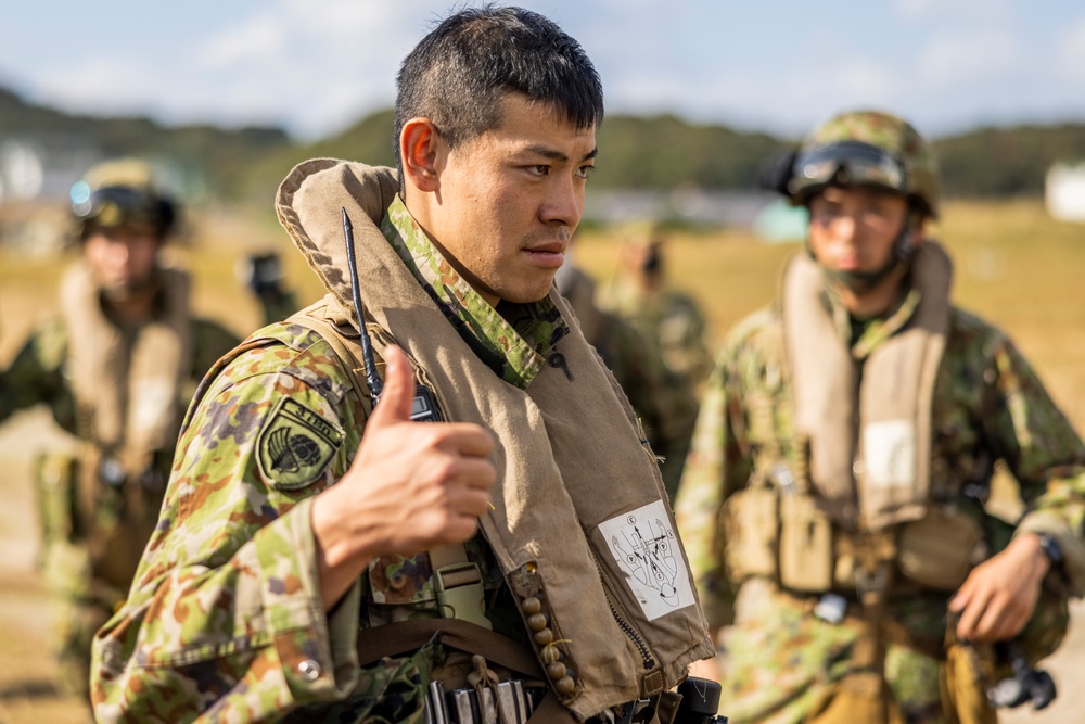 KEEN SWORD 23 | VMM-265 CONDUCTS ON AND OFF DRILLS FOR THE JAPAN GROUND SELF-DEFENSE FORCE