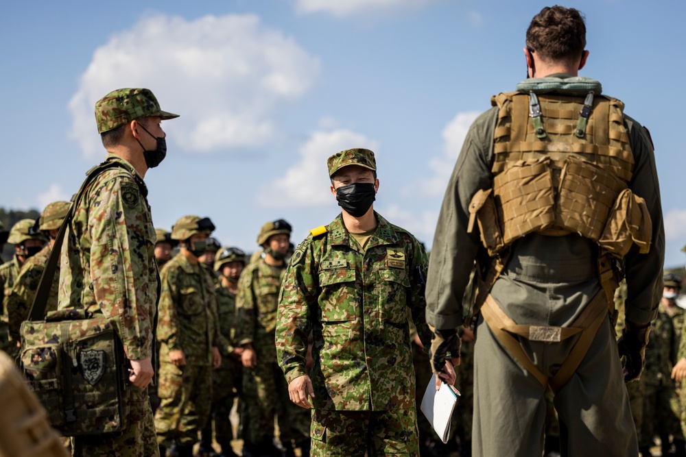 KEEN SWORD 23 | VMM-265 CONDUCTS ON AND OFF DRILLS FOR THE JAPAN GROUND SELF-DEFENSE FORCE