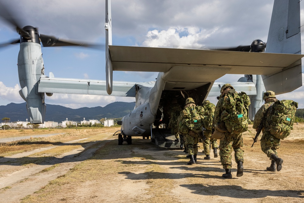 KEEN SWORD 23 | VMM-265 CONDUCTS ON AND OFF DRILLS FOR THE JAPAN GROUND SELF-DEFENSE FORCE