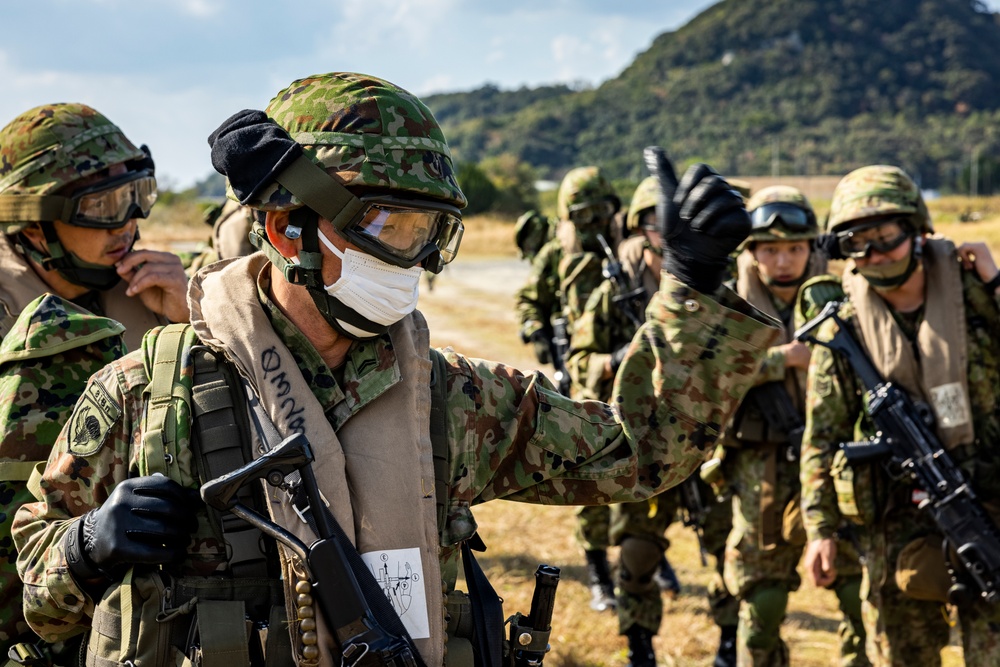 KEEN SWORD 23 | VMM-265 CONDUCTS ON AND OFF DRILLS FOR THE JAPAN GROUND SELF-DEFENSE FORCE