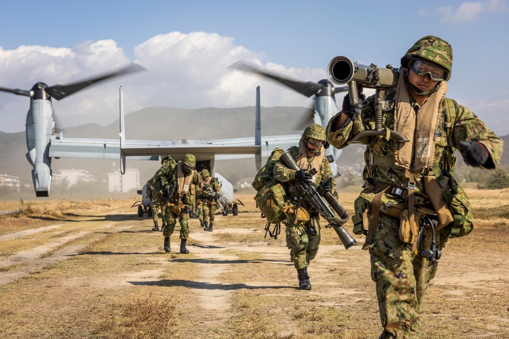 KEEN SWORD 23 | VMM-265 CONDUCTS ON AND OFF DRILLS FOR THE JAPAN GROUND SELF-DEFENSE FORCE