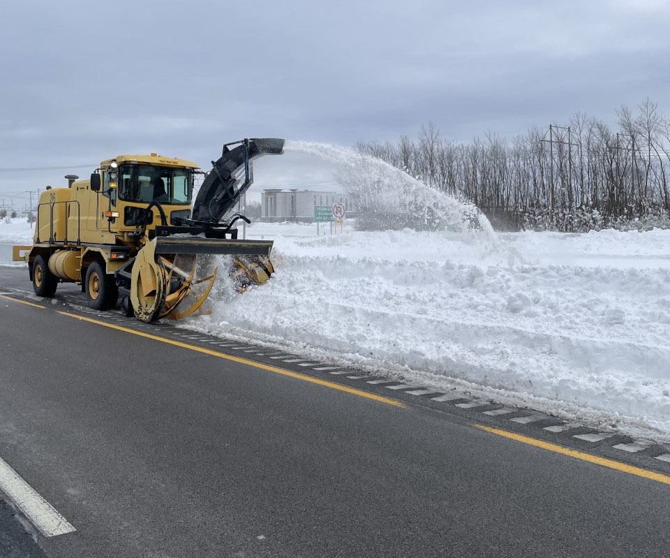 NY Air Guard snowblower clears New York State Thruway