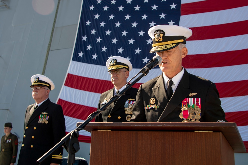 EXPEDITIONARY STRIKE GROUP THREE CHANGE OF COMMAND