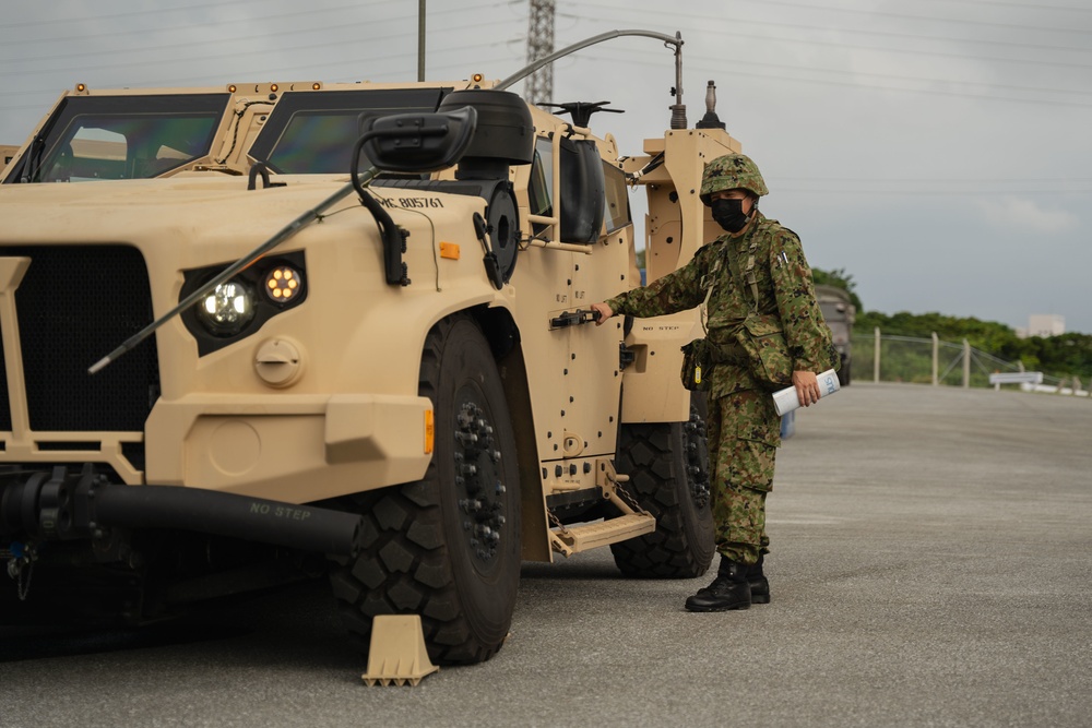 U.S. Marines and JGSDF Conduct Bilateral Convoy | Keen Sword