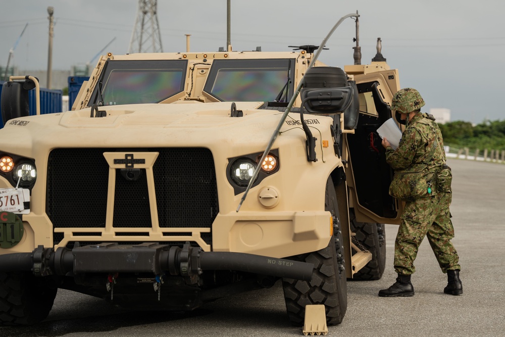 U.S. Marines and JGSDF Conduct Bilateral Convoy | Keen Sword
