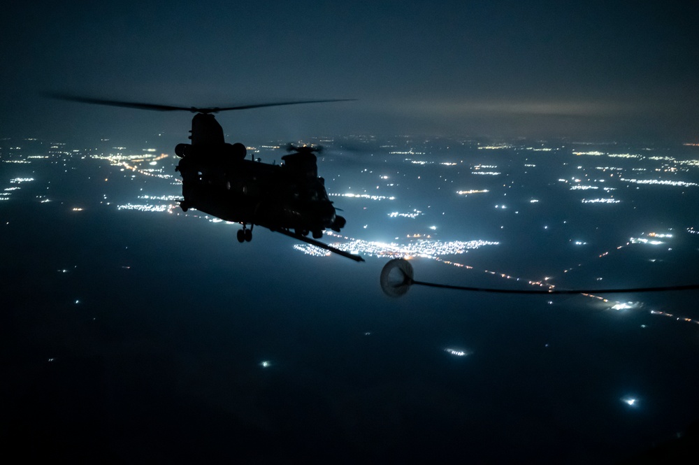 Air Force HC-130J Refuels Army Chinooks