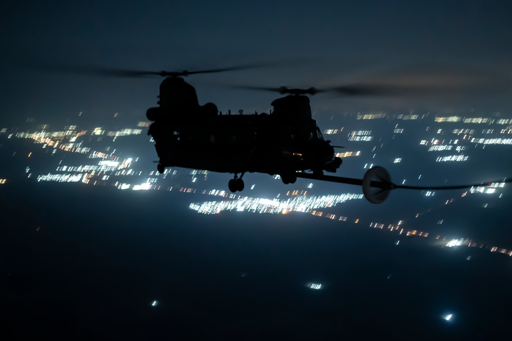 Air Force HC-130J Refuels Army Chinooks