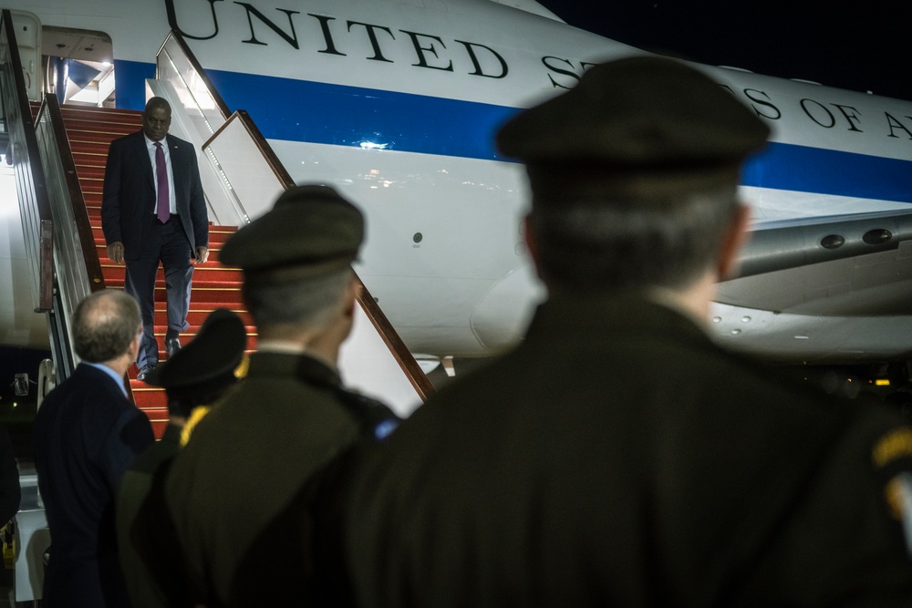 SECDEF Arrival in Cambodia