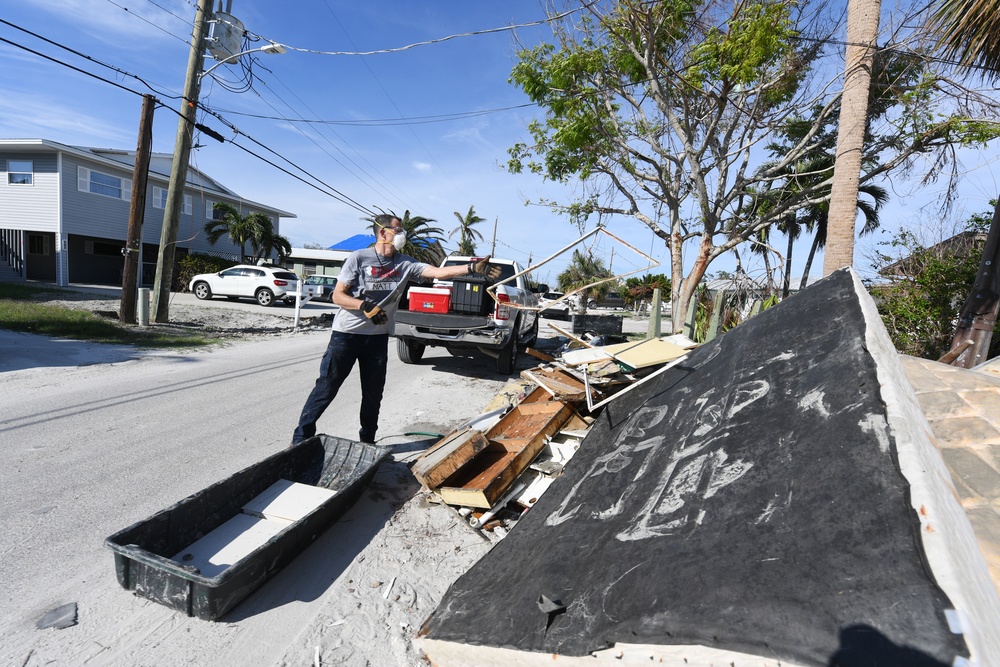 Team Rubicon Cleans Up a House Damaged by Hurricane Ian