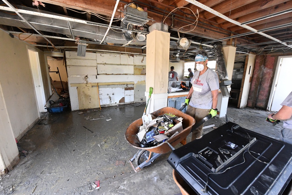 Team Rubicon Cleans Up a House Damaged by Hurricane Ian