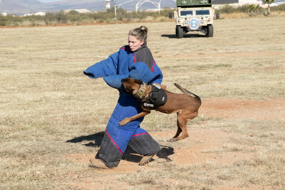 NETCOM Soldiers help show students “A Day in the Life”