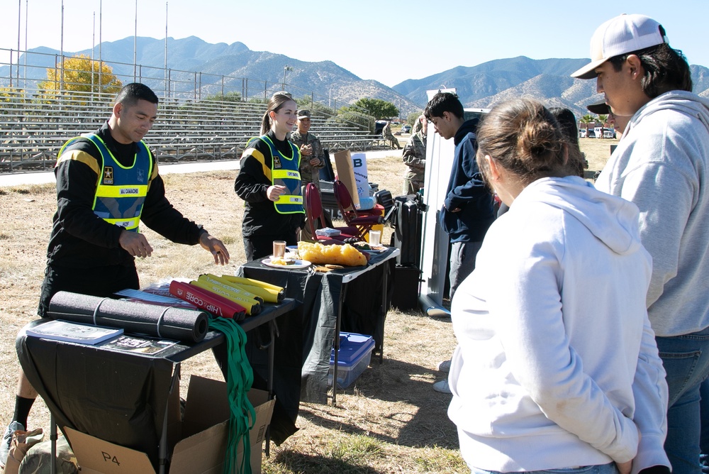 NETCOM Soldiers help show students “A Day in the Life”