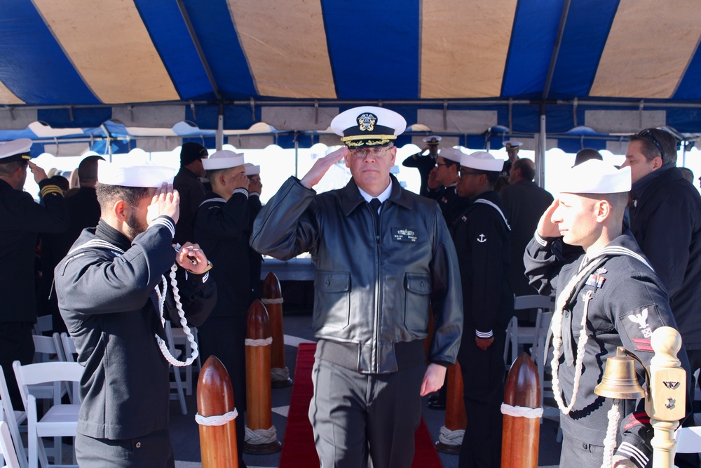 USS Ross Holds Change of Command Ceremony