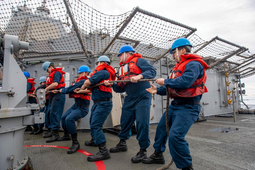 USS Leyte Gulf (CG 55) Completes Replenishment-at-Sea