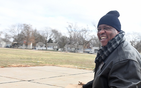 OAC gifts turkeys, hams to service members