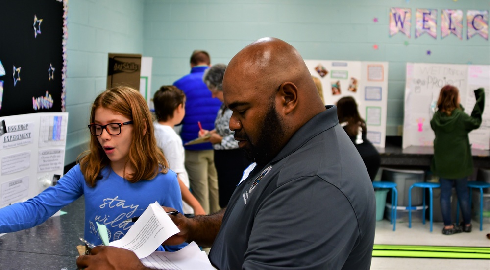 NSWCDD Employees help judge Bowling Green Elementary School STEM event