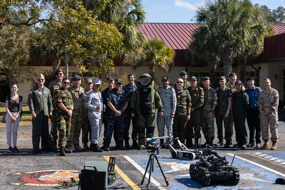 Attaches visit MCAS Beaufort