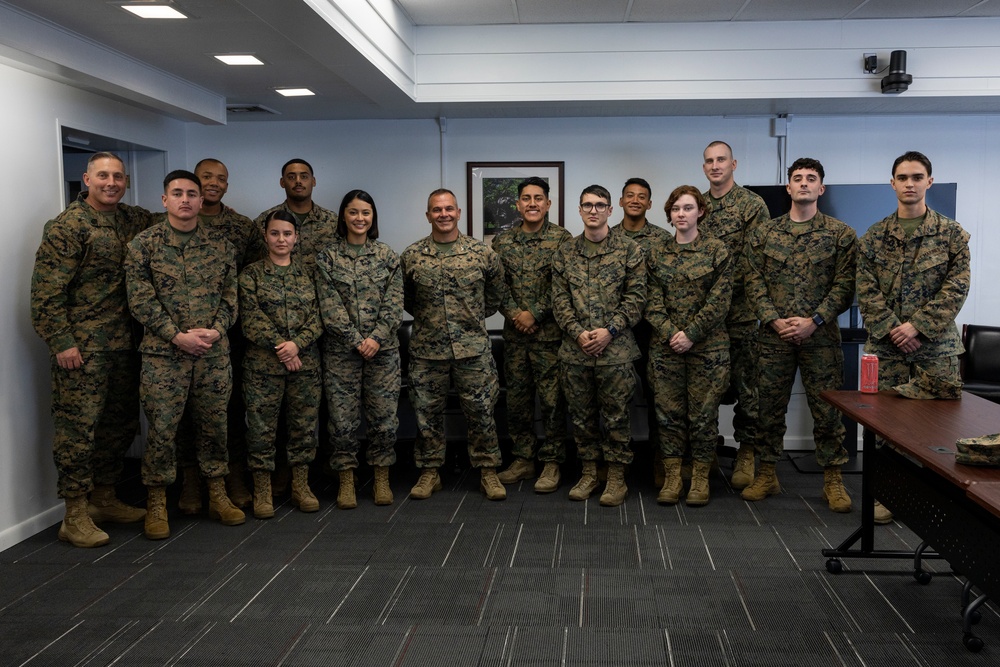 Korean War Veteran Speaks to NCOs with Headquarters and Support Battalion