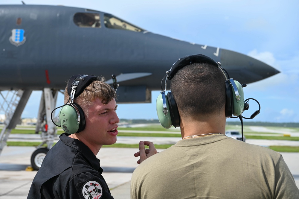 B-1B Lancers/A-10C Thunderbolts fly aerial integration sortie over Pacific Ocean