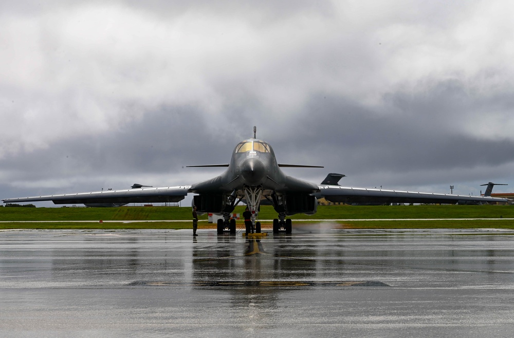 B-1B Lancers/A-10C Thunderbolts fly aerial integration sortie over Pacific Ocean