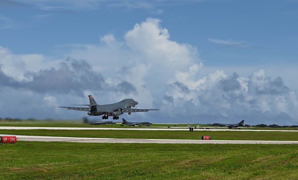 B-1B Lancers/A-10C Thunderbolts fly aerial integration sortie over Pacific Ocean