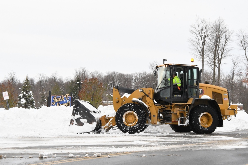 Fort Drum reacts to powerful snow storm