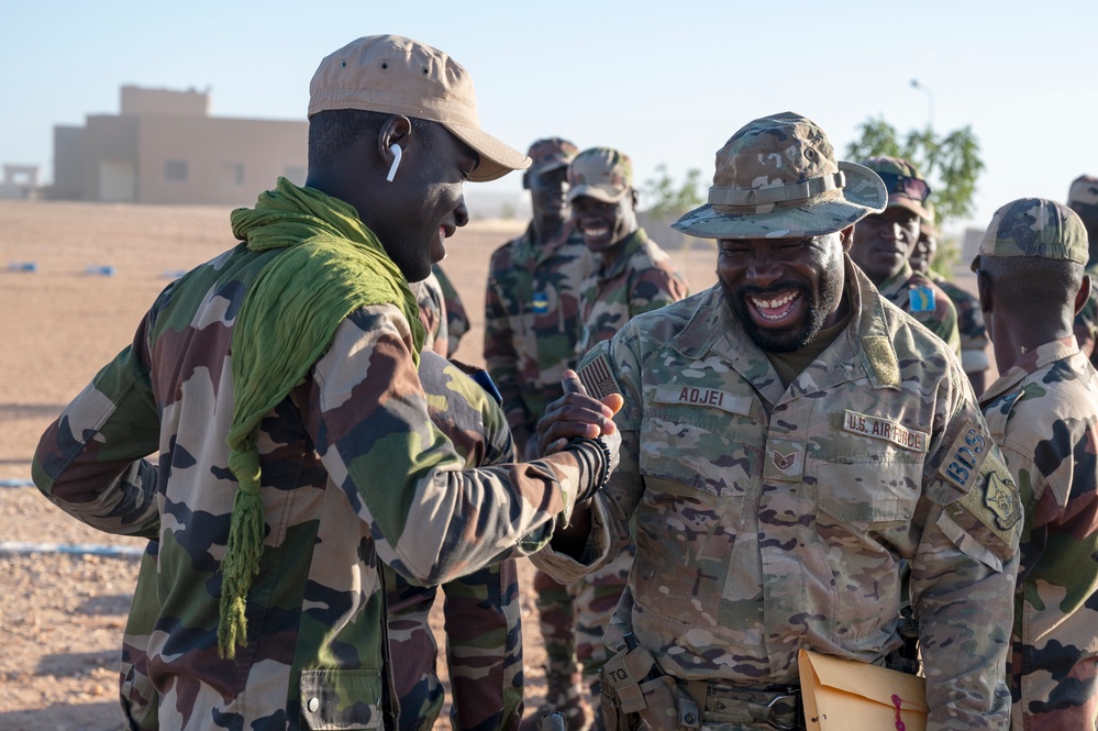 FAN members graduate Air Advisors Course