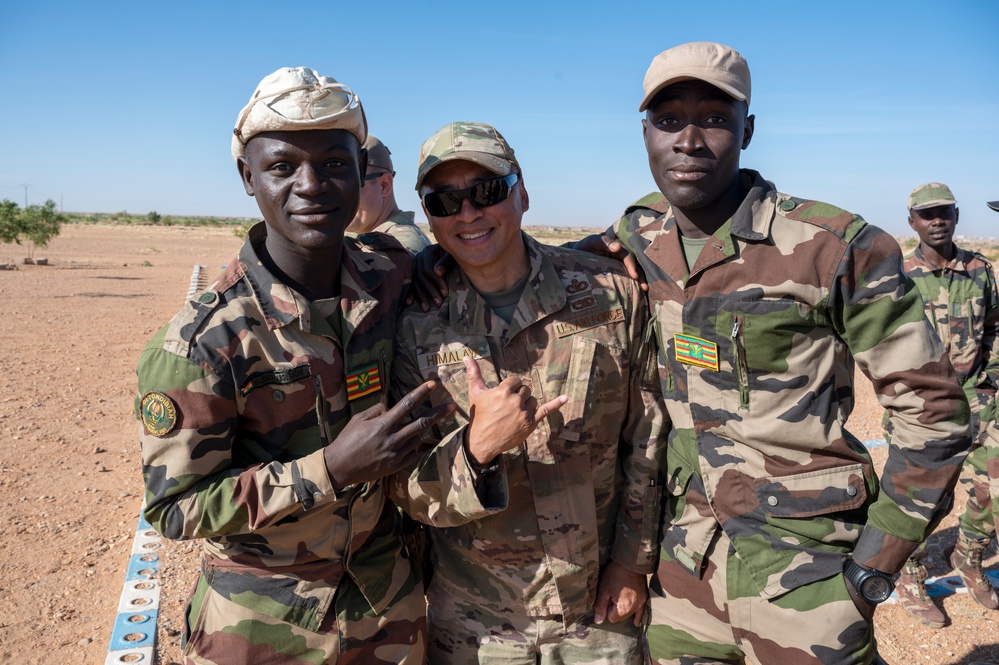 FAN members graduate Air Advisors Course