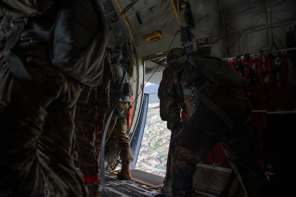 Sky Soldiers conduct multinational Airborne operation