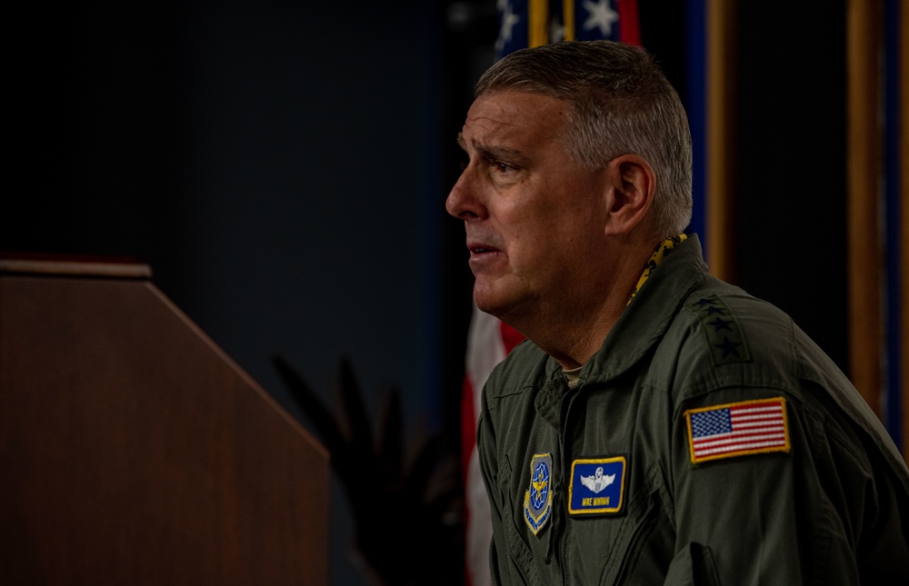 Team Charleston demonstrates warfighting capabilities, resilience initiatives during AMC commander visit