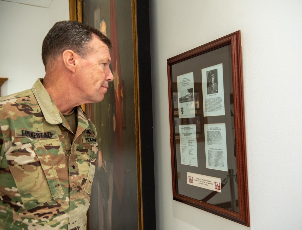 The 81st RD DCG-S visits the 412th Theater Engineer Command