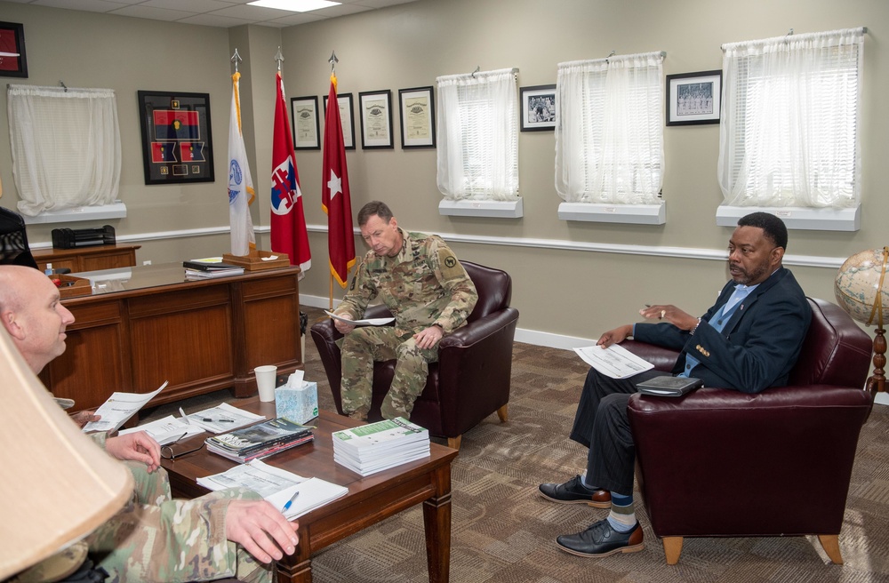 The 81st RD DCG-S visits the 412th Theater Engineer Command