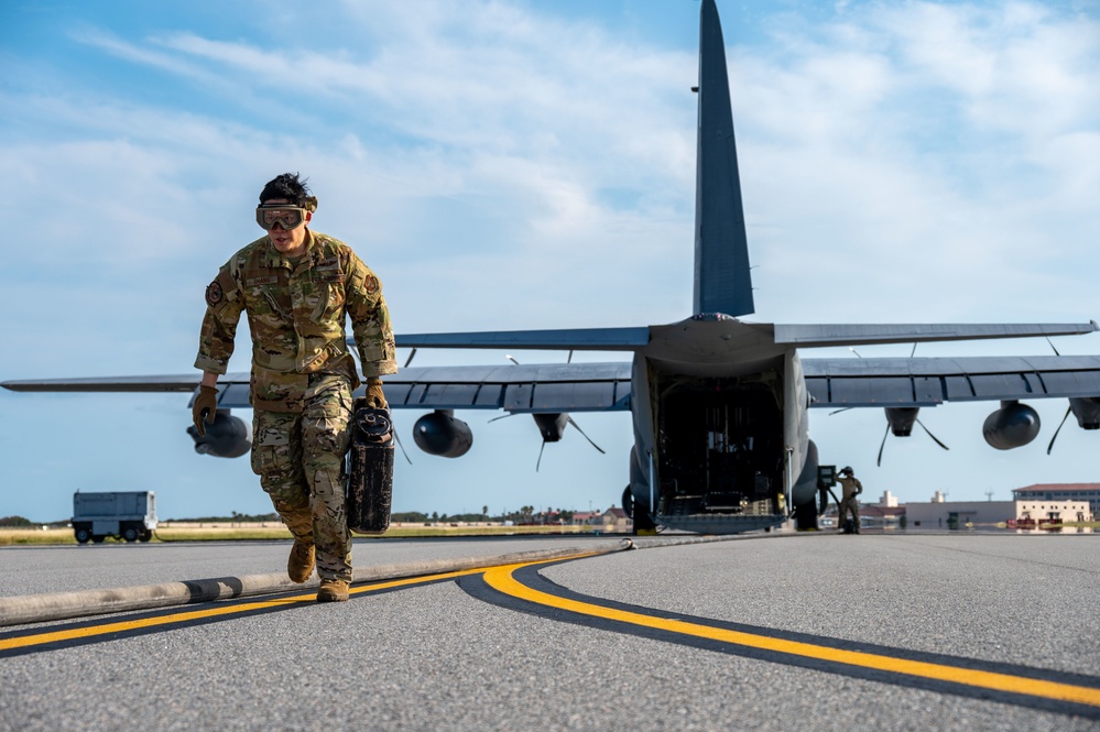 39th Rescue Squadron conducts FARP refresher training