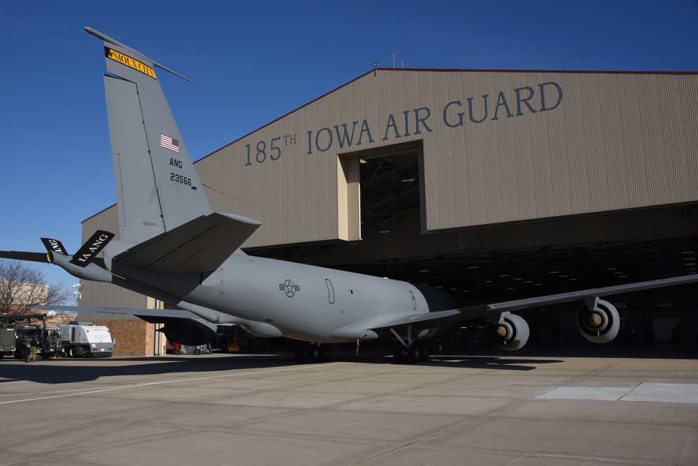 Sioux City KC-135 hangar